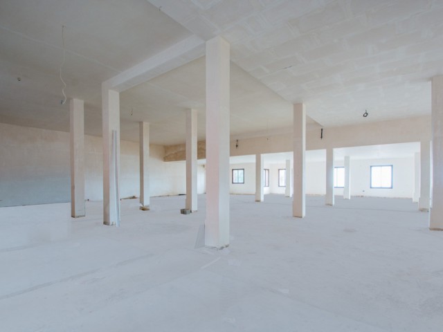 Commercial in La Mairena