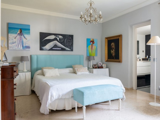 4 Bedrooms Villa in Artola