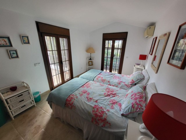 4 Bedrooms Villa in Benahavís