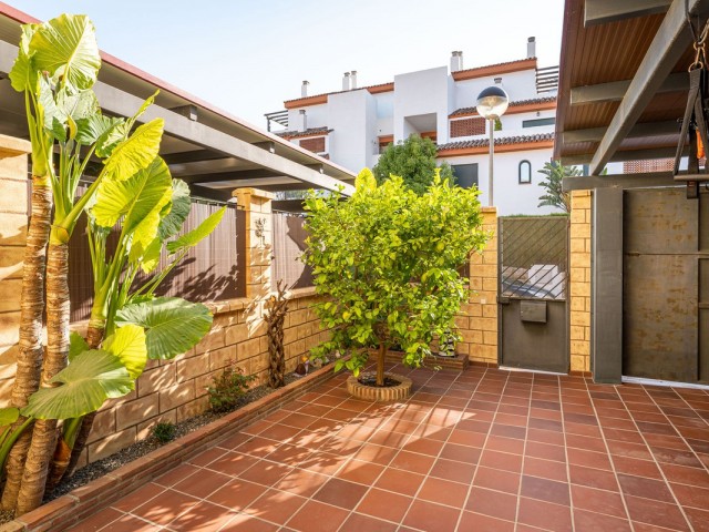 Reihenhaus, Cancelada, R4319359