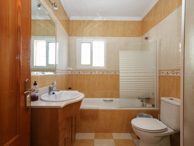 5 Sovrums Villa i Alhaurín de la Torre