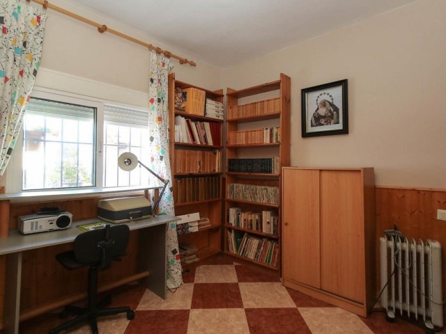 5 Soveroms Villa i Alhaurín de la Torre