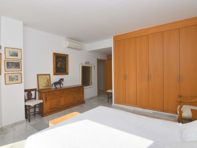 Villa con 4 Dormitorios  en Fuengirola