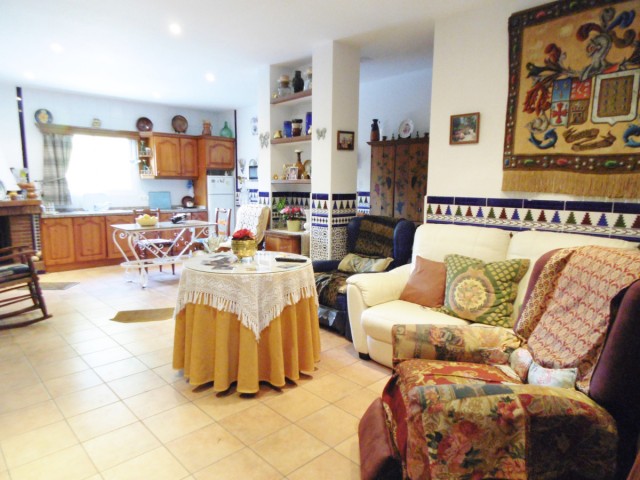 Villa avec 6 Chambres  à Coín