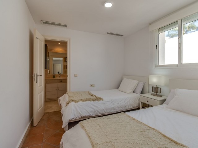 4 Bedrooms Villa in La Duquesa