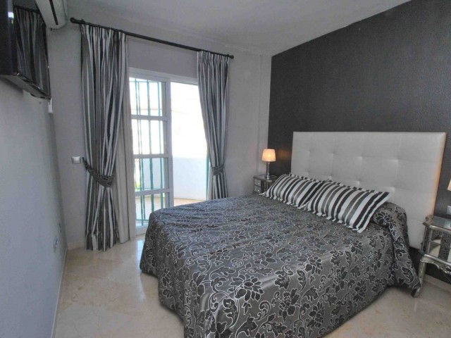 Apartamento con 2 Dormitorios  en Mijas Golf