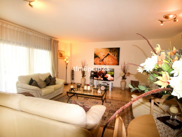 Apartment, La Duquesa, R4329466