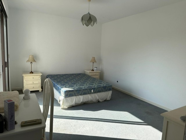 Adosado con 2 Dormitorios  en Nueva Andalucía