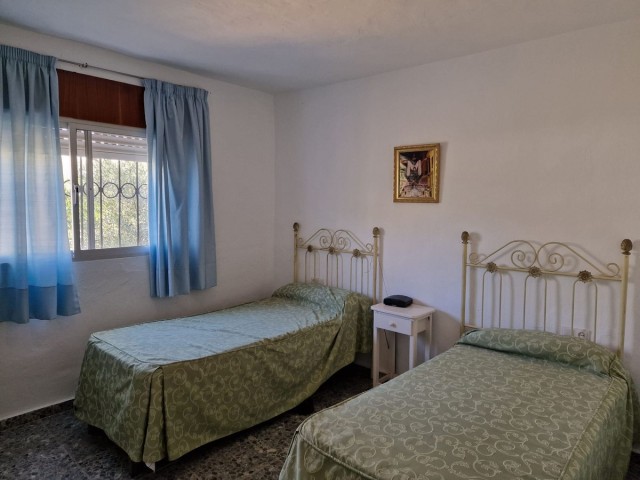 8 Bedrooms Villa in Tolox