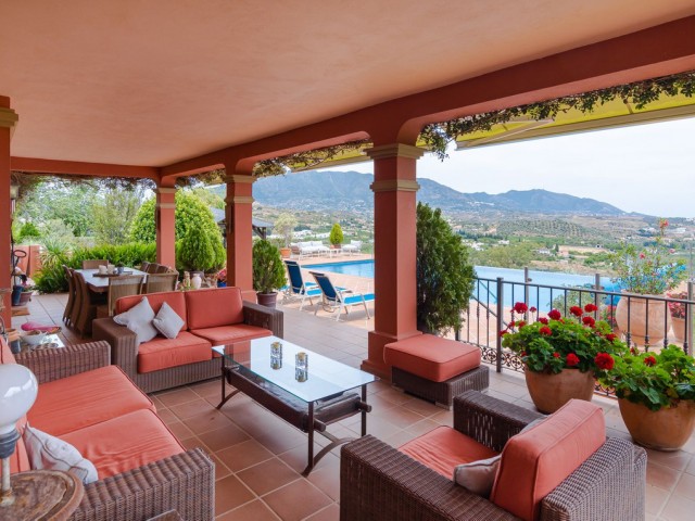 Villa avec 5 Chambres  à La Cala de Mijas