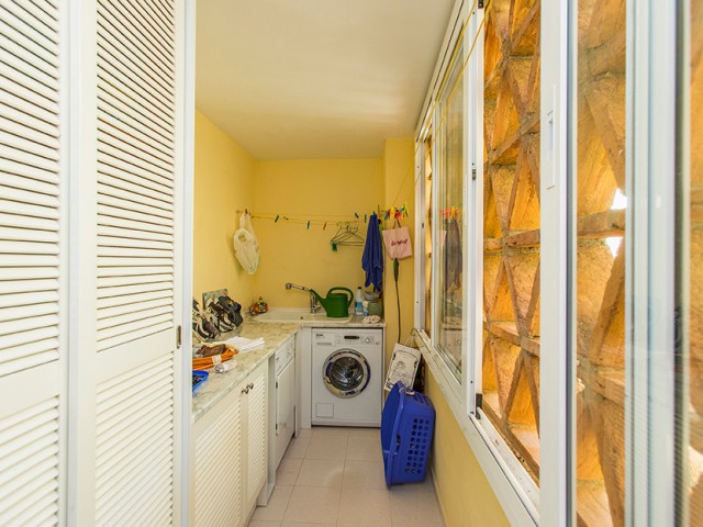 Ático con 3 Dormitorios  en Elviria