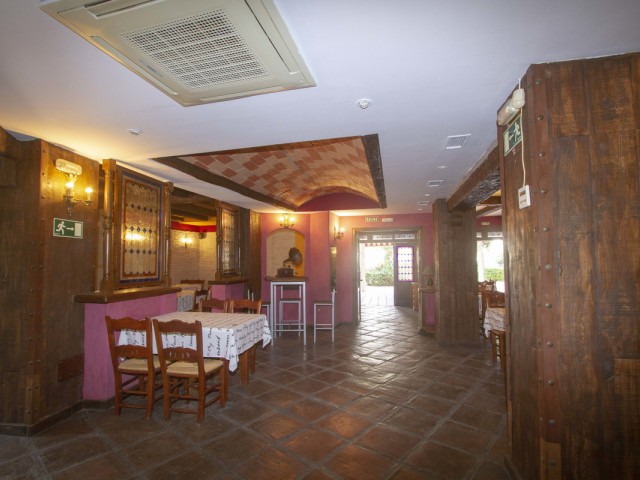 Commercial, Marbesa, R3270835