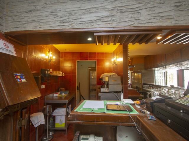 Commercial avec 0 Chambres  à Marbesa