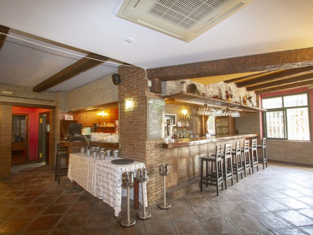 Commercial avec 0 Chambres  à Marbesa