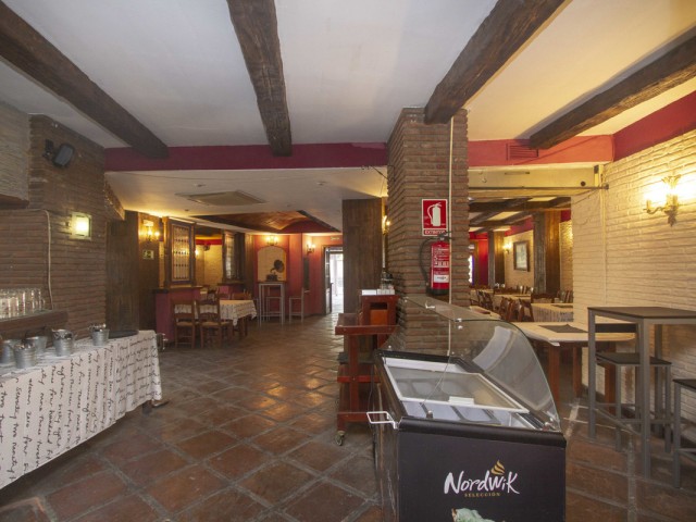 Commercial avec 0 Chambres  à Marbesa