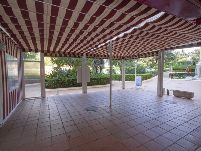 Commercial avec 0 Chambres  à Marbesa