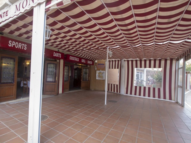 Commercial avec 0 Chambres  à Marbesa