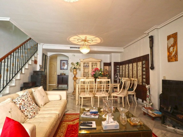 3 Bedrooms Townhouse in The Golden Mile