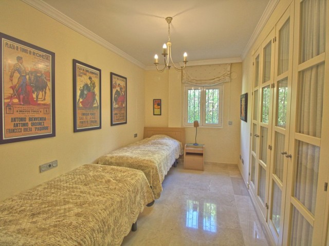 4 Bedrooms Apartment in San Roque Club