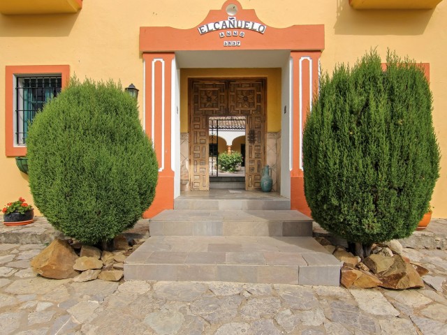 8 Bedrooms Villa in Sotogrande