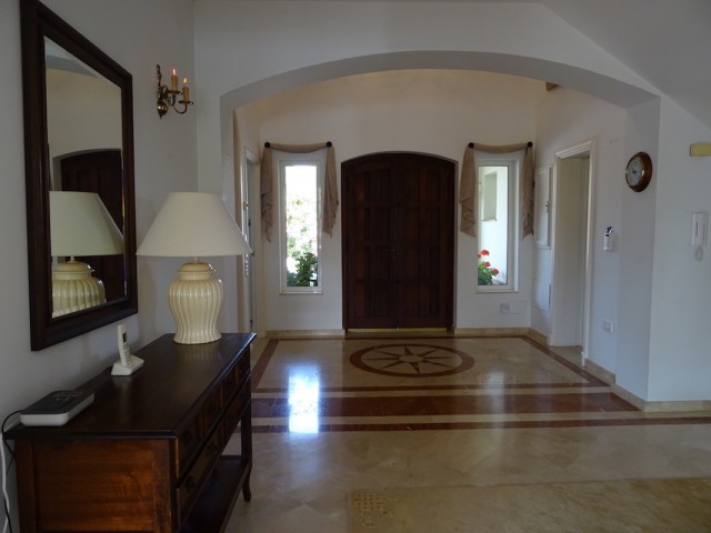 4 Bedrooms Villa in Sotogrande Alto