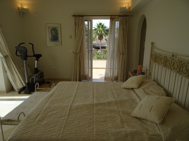 4 Bedrooms Villa in Sotogrande Alto