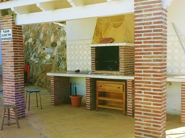 Villa avec 4 Chambres  à El Borge