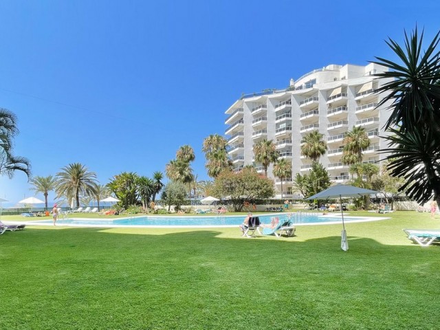 5 Bedrooms Apartment in Marbella