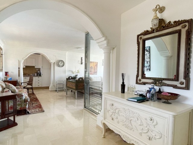 Apartamento con 5 Dormitorios  en Marbella